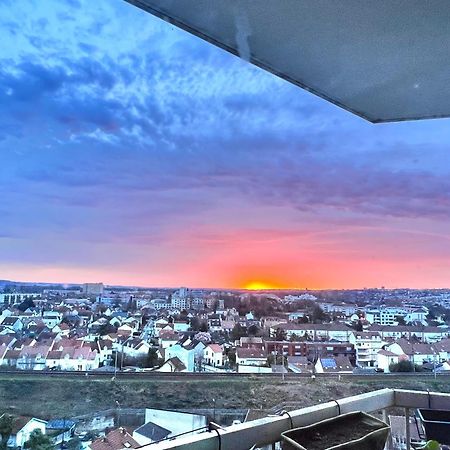 Chambre Famille D'Accueil Entre Paris Et Disney Douze Minutes Centre Paris Quinze Euros De Plus Pour Frais De Menage Neuilly-sur-Marne Exteriér fotografie